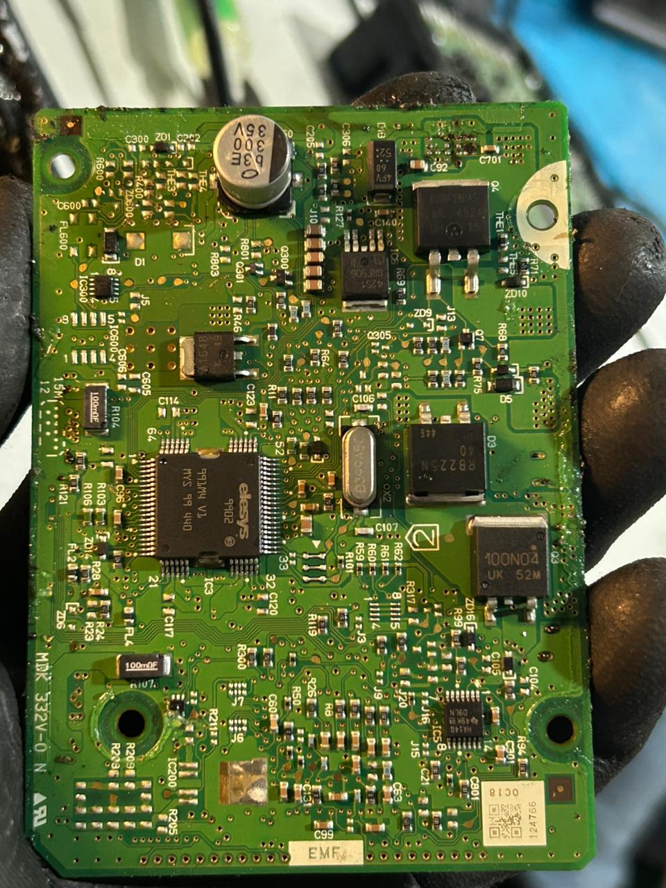Placa real do módulo ABS Honda HR-V analisada no material técnico